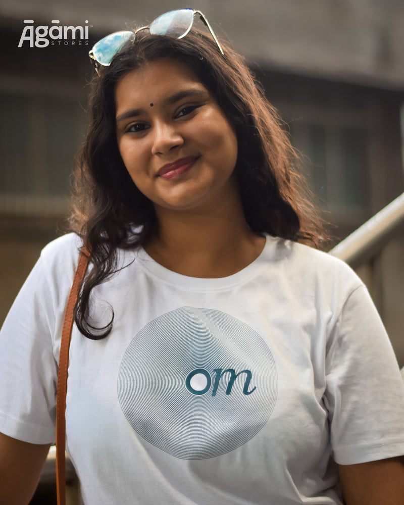 Om Vibes Tshirt - White