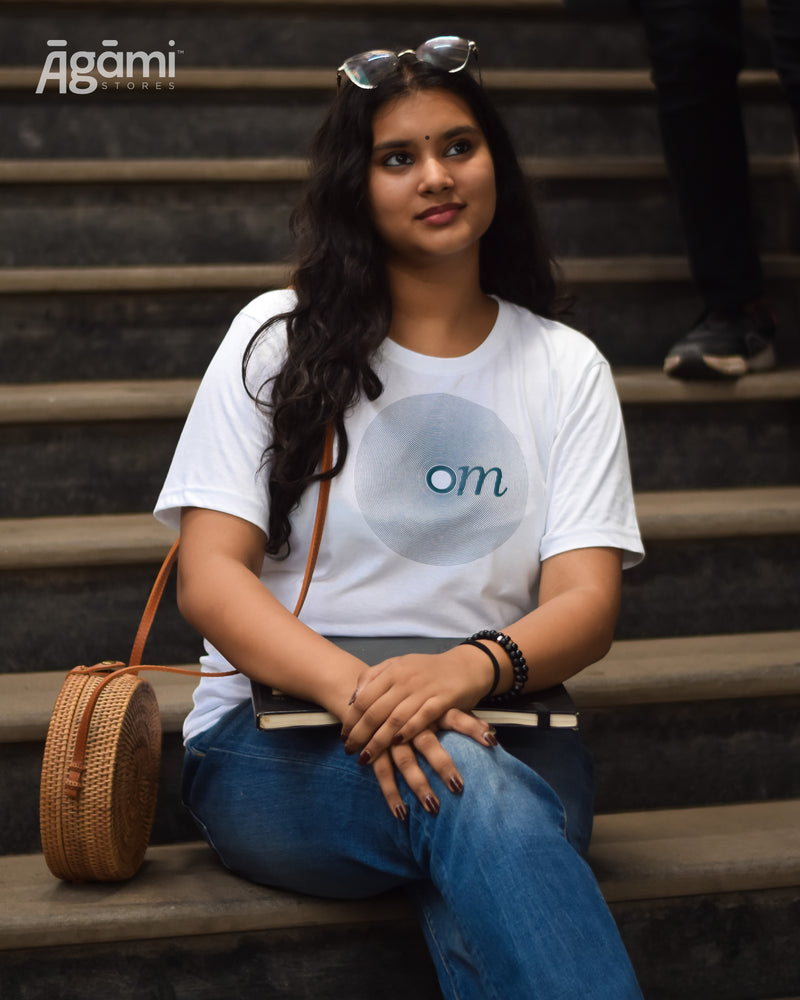 Om Vibes Tshirt - White