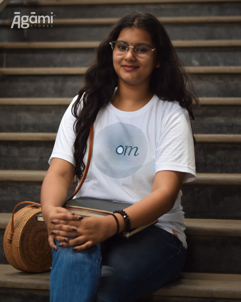 Om Vibes Tshirt - White