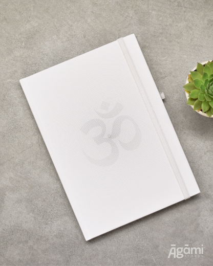 Om Vibes | White